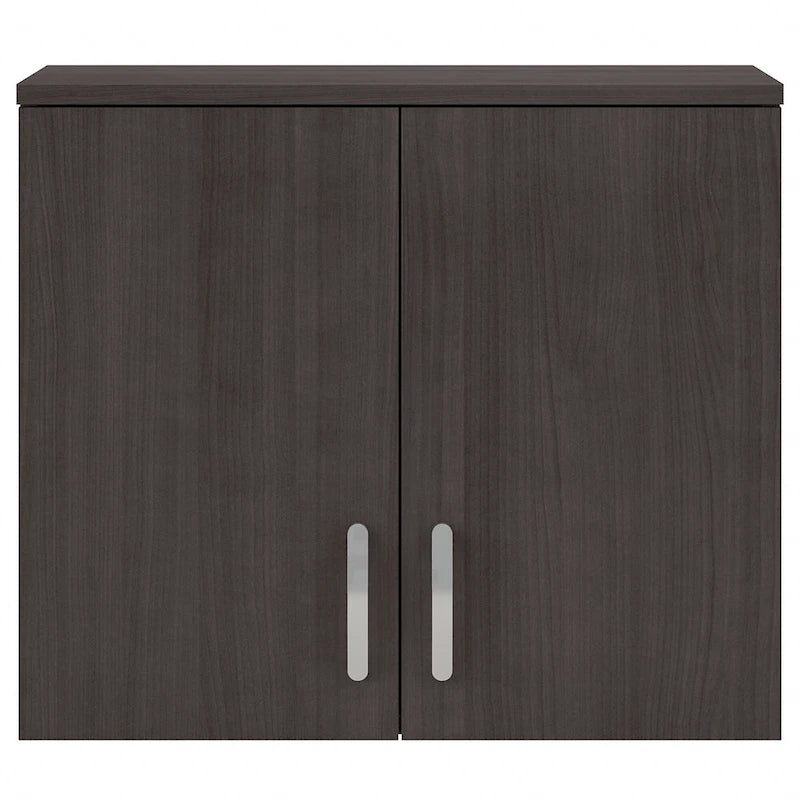 Universeller Wandschrank mit Türen und Einlegeböden