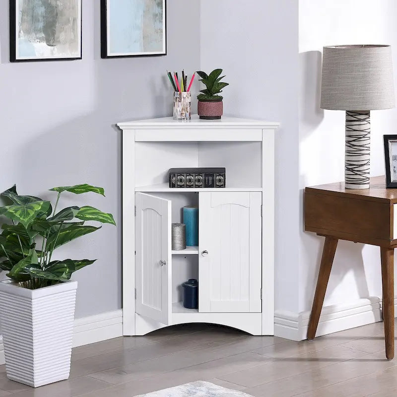 Freistehender Eckschrank mit Türen und Regalen
