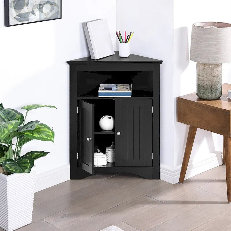Freistehender Eckschrank mit Türen und Regalen
