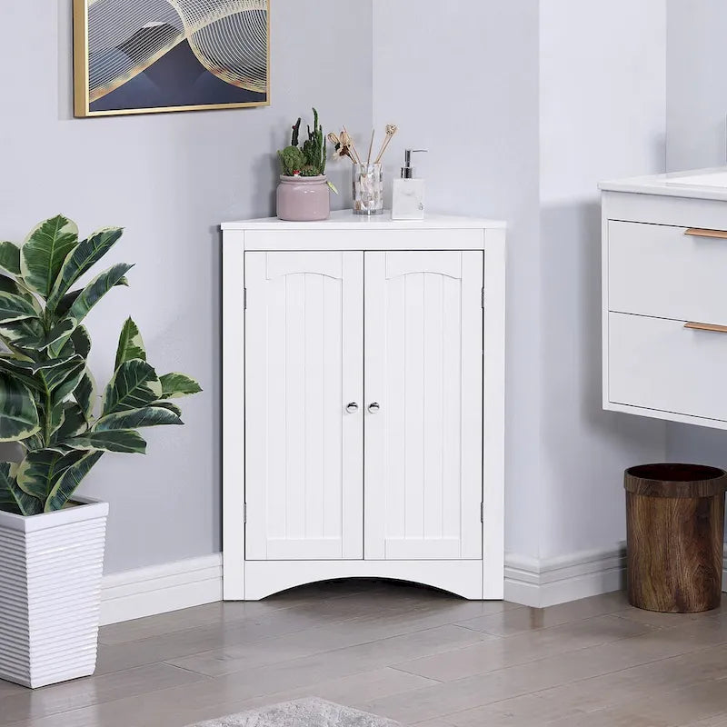 Freistehender Eckschrank mit Türen und Regalen