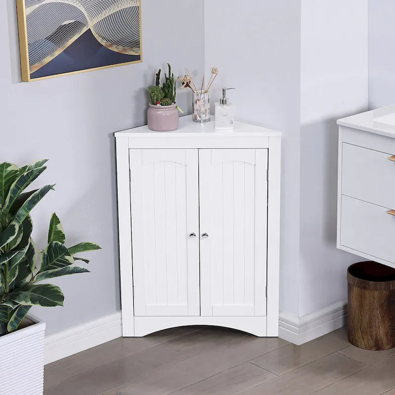 Freistehender Eckschrank mit Türen und Regalen