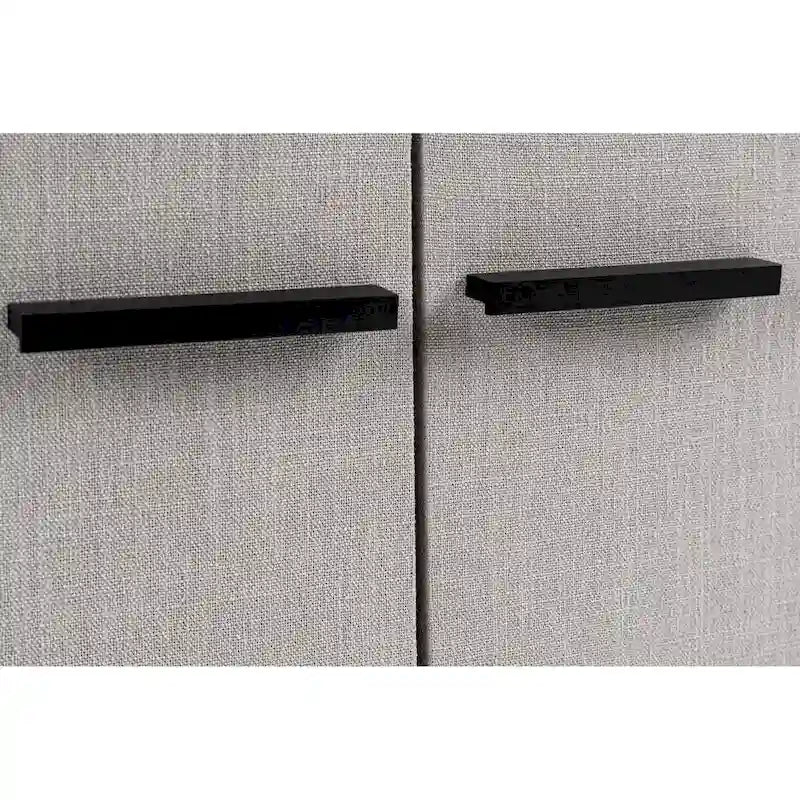 Modernes Sideboard aus beigem Stoff und schwarzem Metall