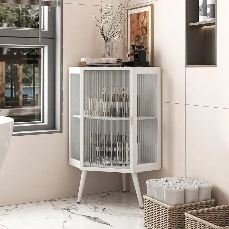 Moderner Badezimmer-Eckschrank mit 56,5 cm und Türen aus gehärtetem Glas