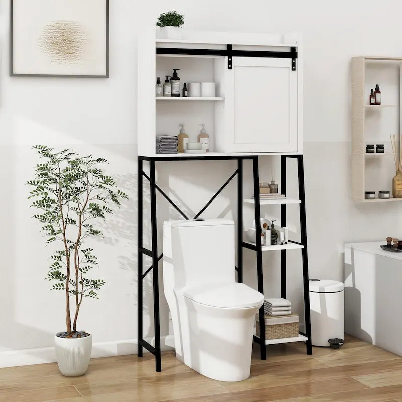 Badezimmerregal über der Toilette mit Schiebetür im Scheunentor-Stil und verstellbaren Einlegeböden