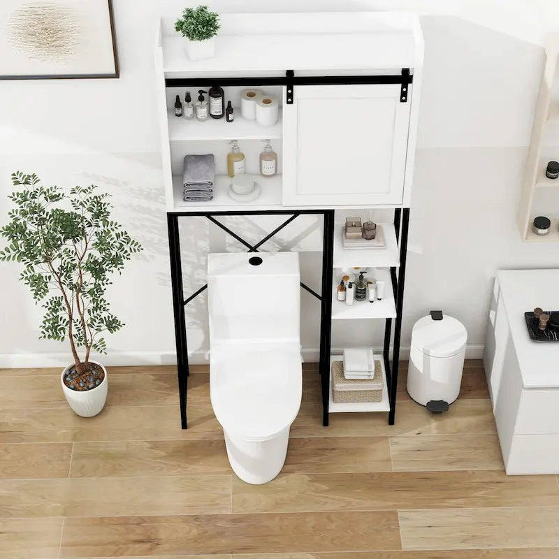 Badezimmerregal über der Toilette mit Schiebetür im Scheunentor-Stil und verstellbaren Einlegeböden